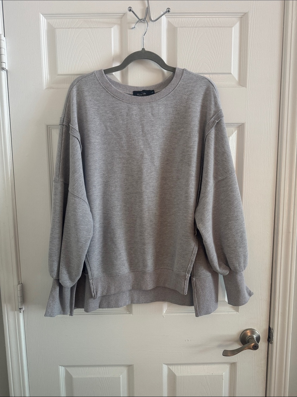 Women's Cozy Gray Crewneck Sweatshirt - Relaxed Fit